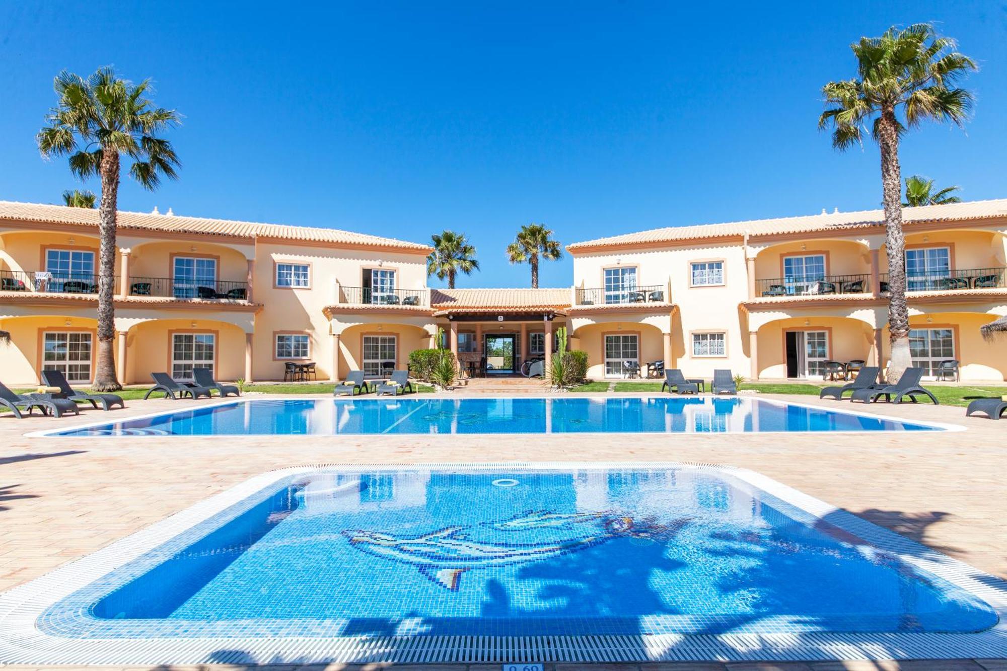 Atalaia Sol Aparthotel - Tennis & Heated Pool In Winter ラゴス エクステリア 写真