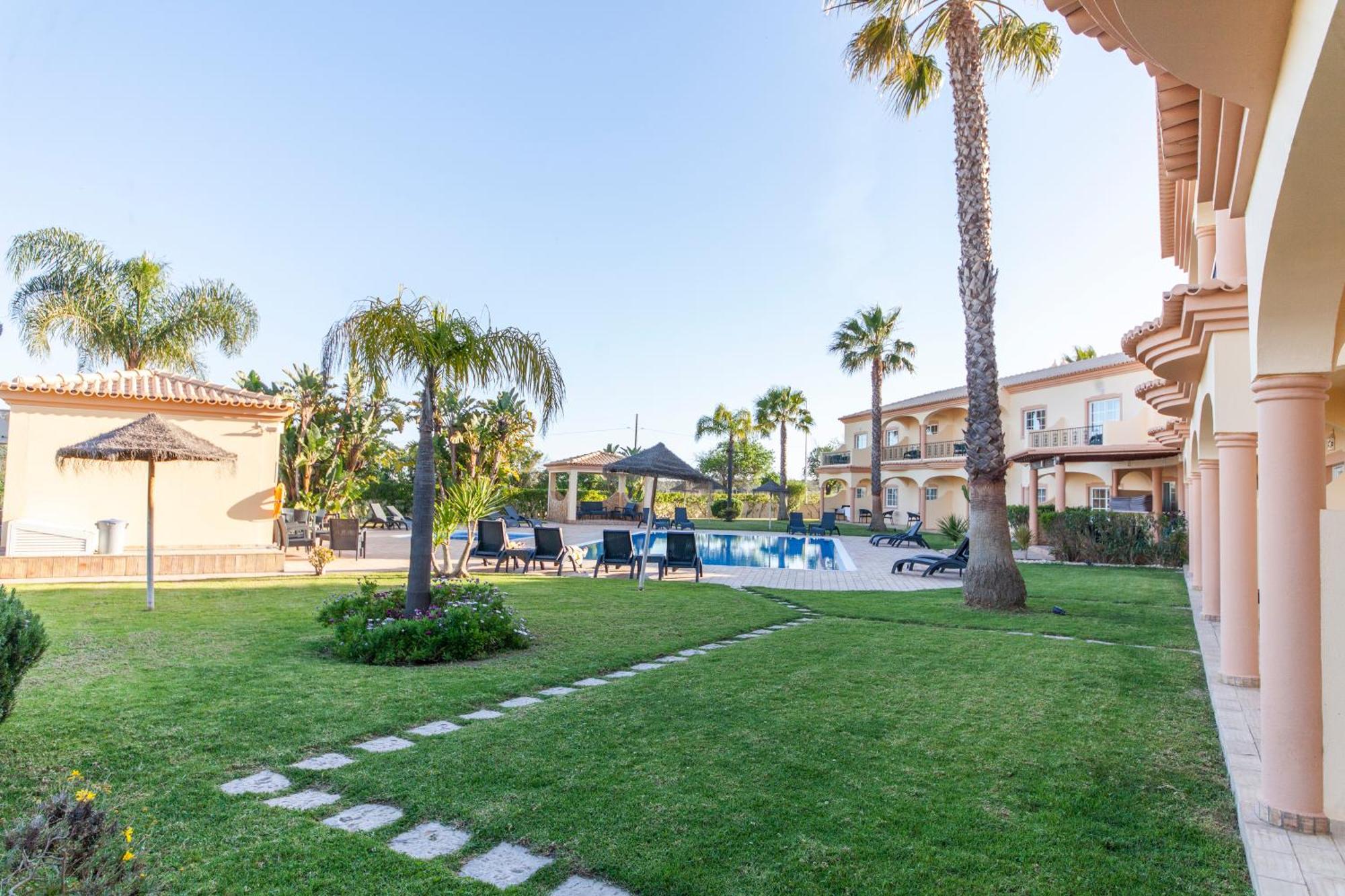 Atalaia Sol Aparthotel - Tennis & Heated Pool In Winter ラゴス エクステリア 写真